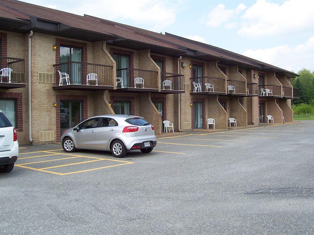 Hotel Le Floral Sherbrooke Kültér fotó