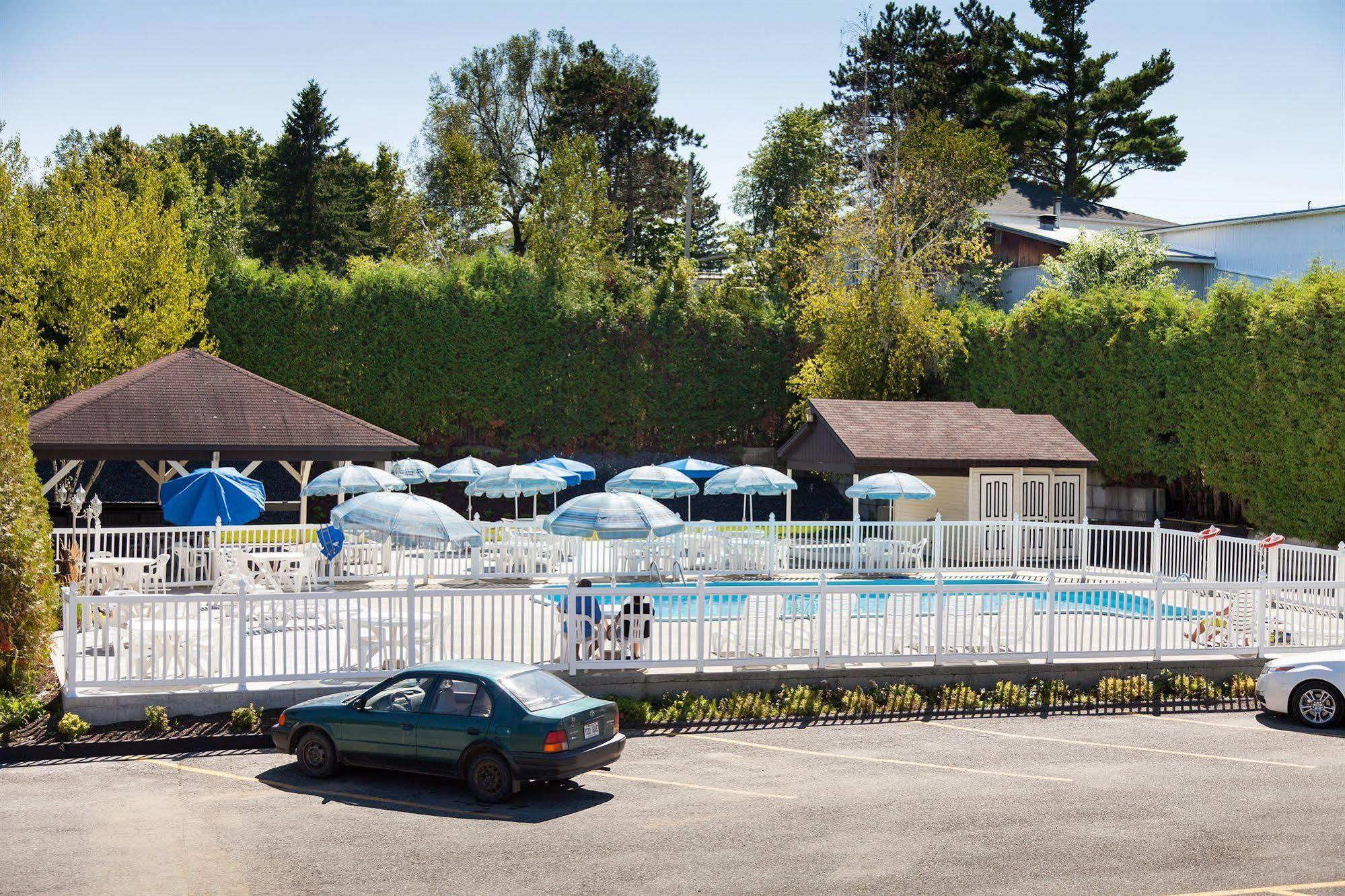Hotel Le Floral Sherbrooke Kültér fotó